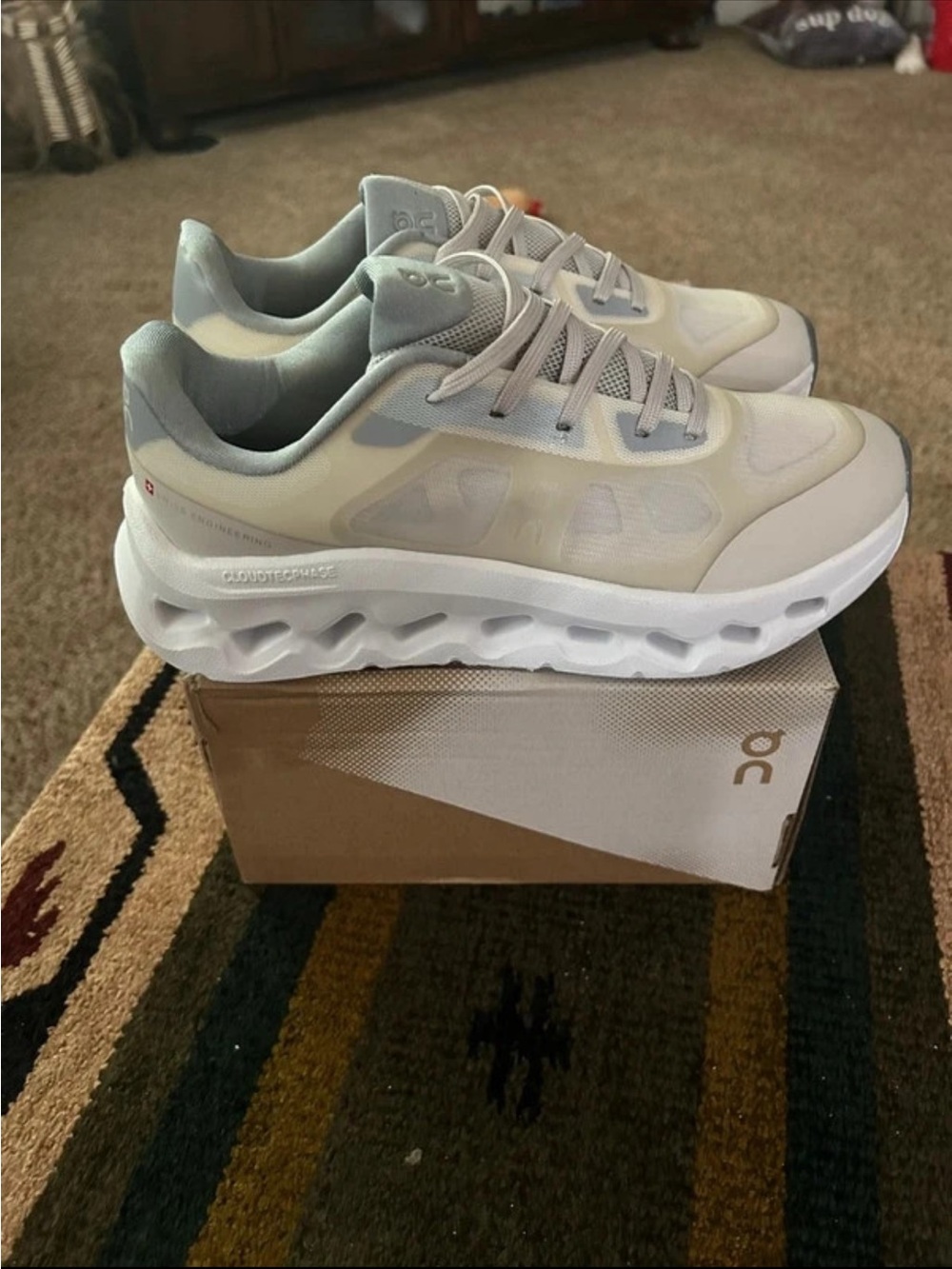 On Running Cloudtilt remix Women's Sneakers - Light Gray & White